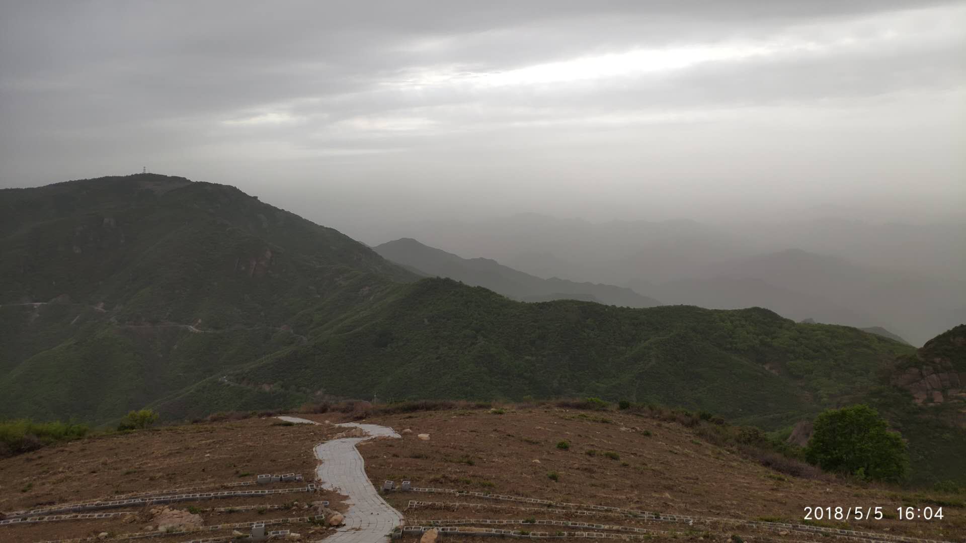 阳台山